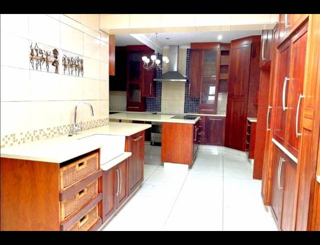 4 BEDROOM HOUSE FOR SALE IN MEER EN SEE